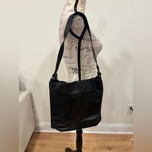 Gucci Black Leather Shoulder Bag